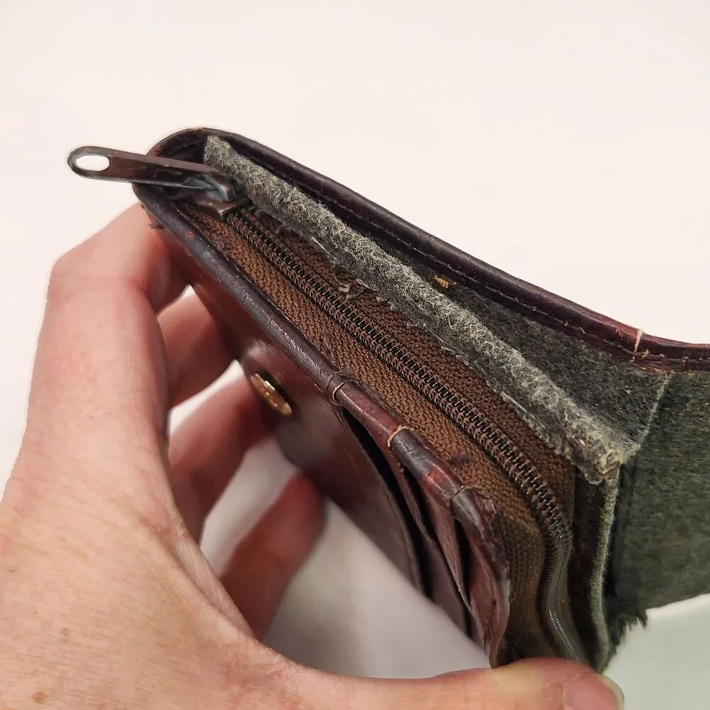 Vintage Women’s Folding Brown Leather Wallet Hand-Tooled Floral Coin ID Holder
